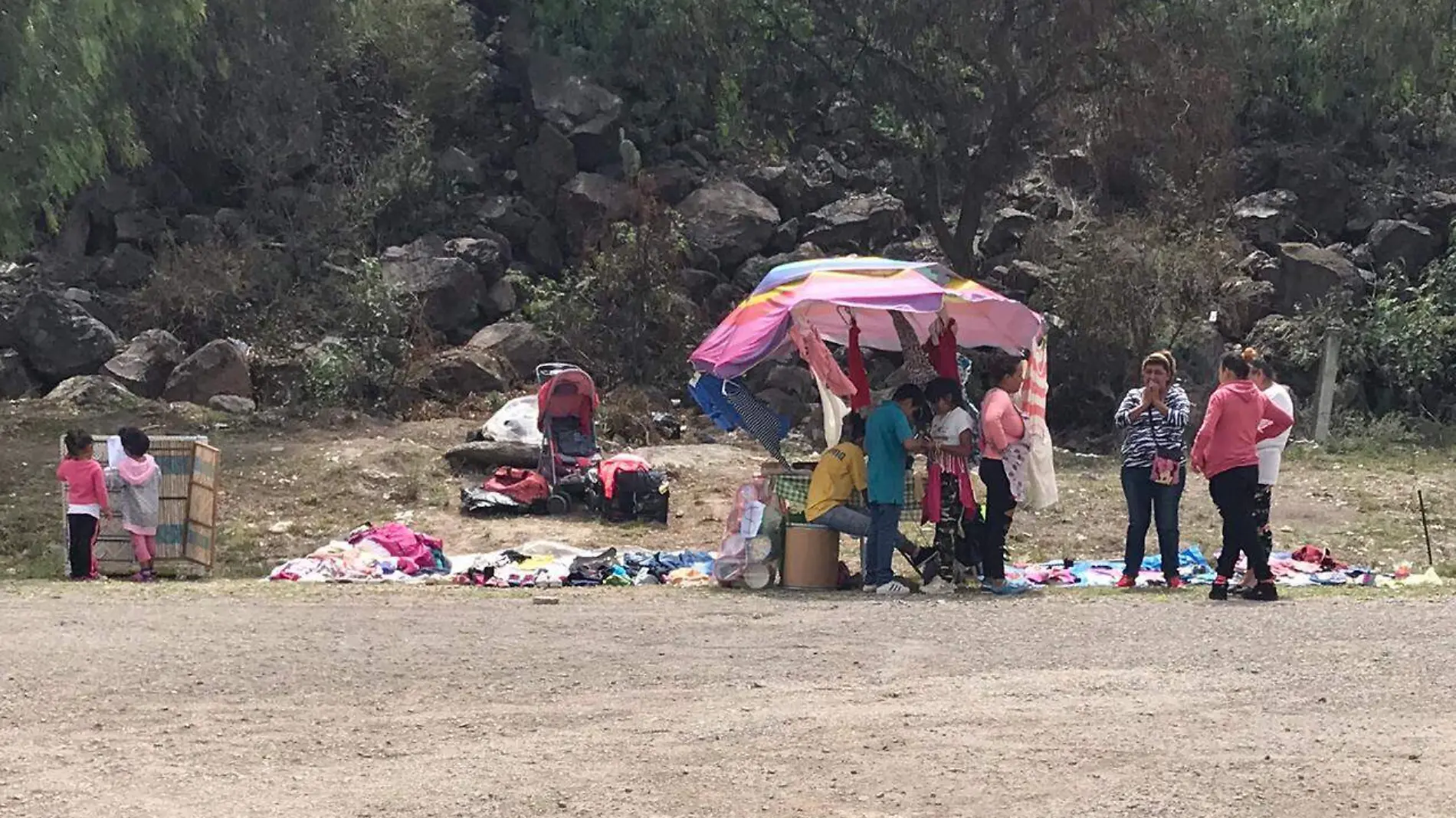 Diversos artículos comercializan en este espacio. Foto Cortesía.